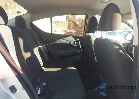 2013 Nissan Versa 1.6 Sl z USA, uszkodzony, nr VIN 3N1CN7AP4DL819995